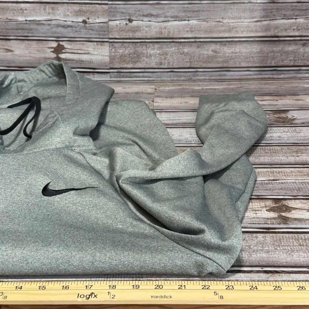 Nike Hoodie Mens Size Medium Gray Dri-Fit Pullover Training Sweatshirt